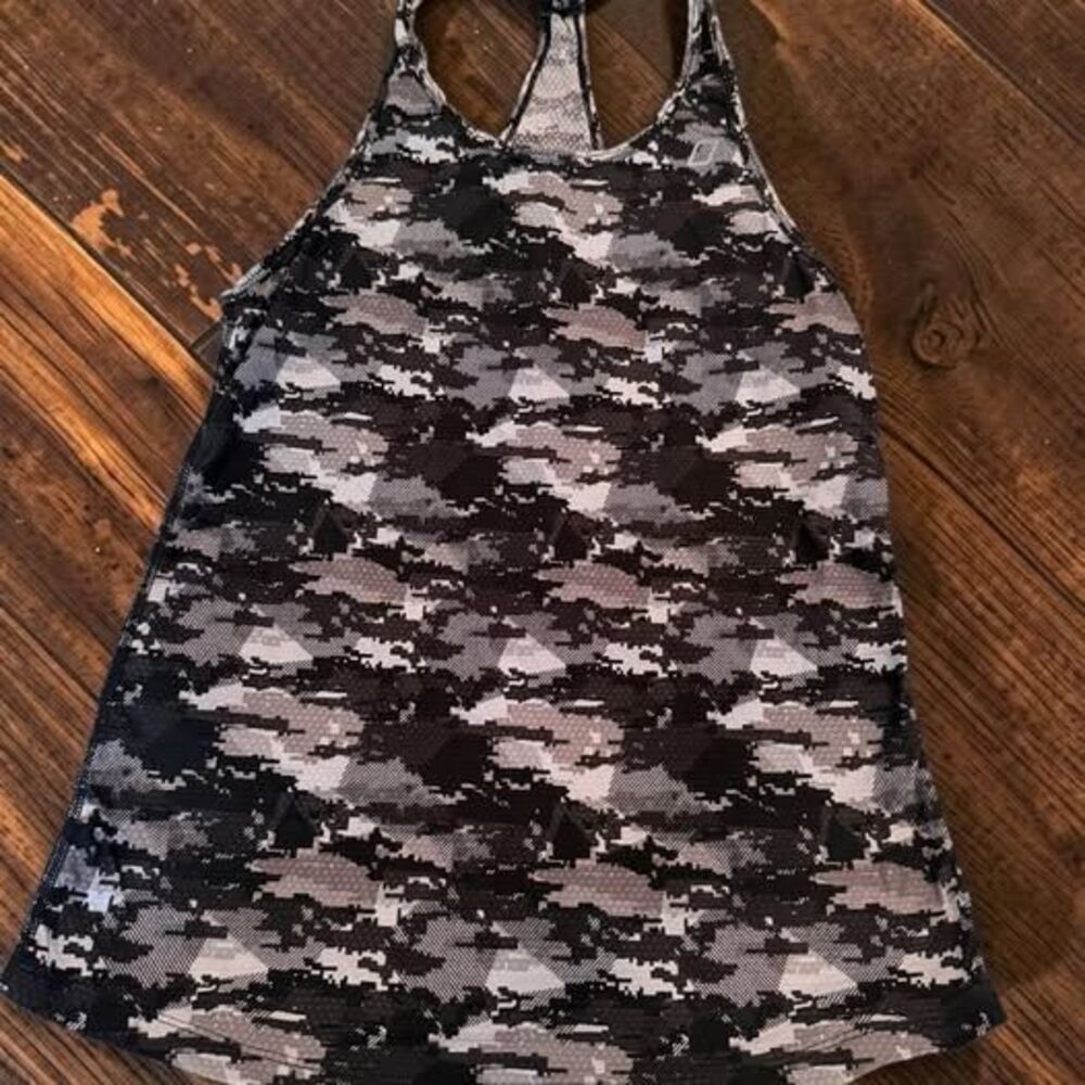 Lorna Jane Black Gray Camo Tank